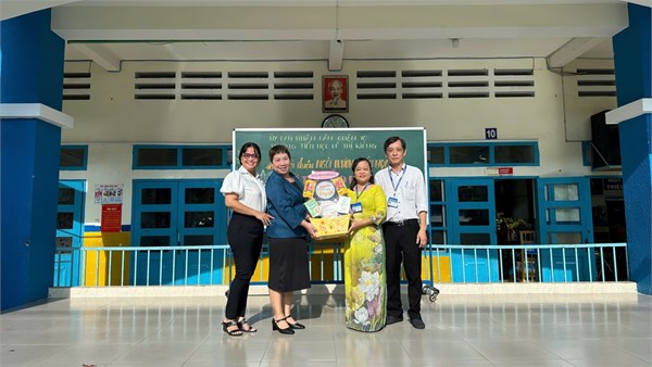 Thứ hai, ngày 12/5/2025, các bé lớp Mẫu giáo 5-6 tuổi đến tham quan trường tiểu học Lê Thị Riêng - Quận10, nhằm chuẩn bị tâm thế cho các con bước vào lớp một.