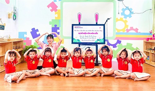 😍Bé vui khám phá “Sự kì diệu của màu sắc” 🟡🟢🔴🟣🔵