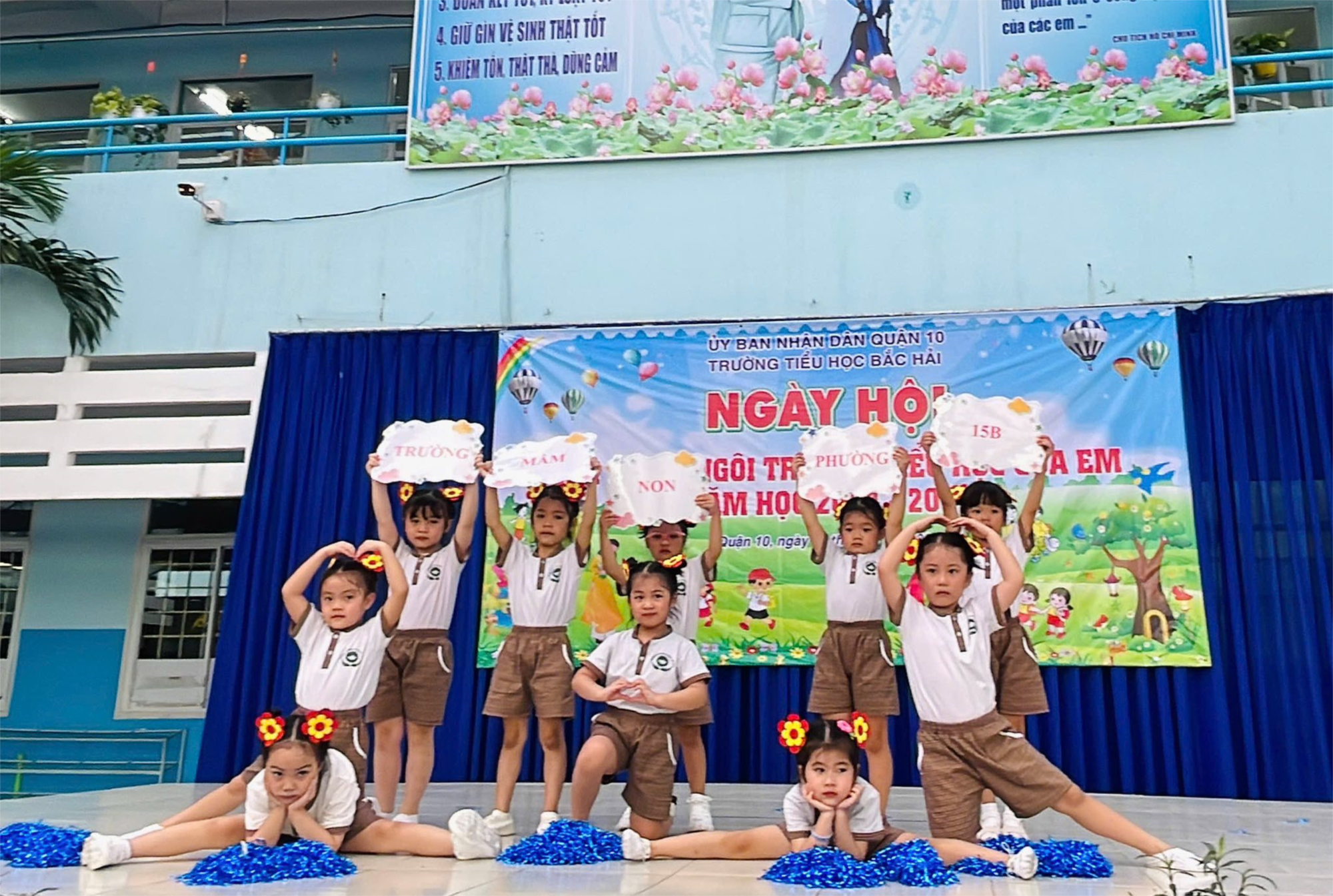 Tham quan trường tiểu học