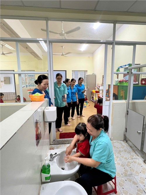 Chuyên đề Thao tác vệ sinh chăm sóc trẻ