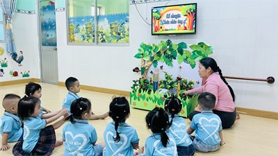 Hoạt động kể chuyện  cháu chào ông ạ  cô Nguyễn Thị Chiên nhóm 25-36 tháng