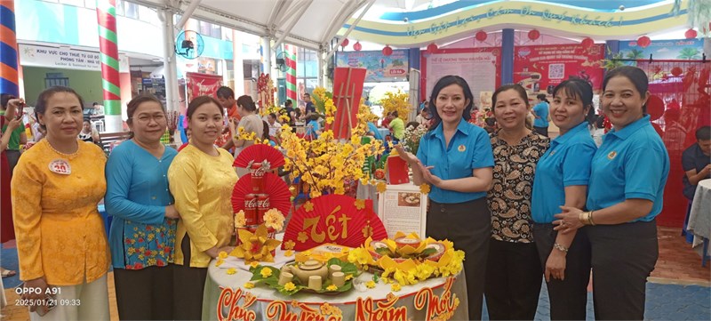Hội thi trang trí bánh mứt” Xuân đoàn kết - Tết yêu thương” năm 2025