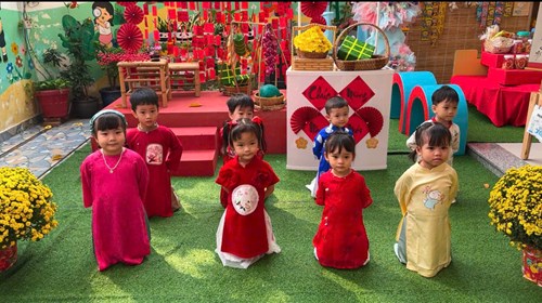 Bé vui xuân ất tỵ 2025 của trường mầm non phường 8