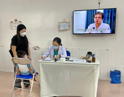Trường mầm non quận 11 hỗ trợ  y tế phường 8 mở điểm tiêm sởi cho trẻ