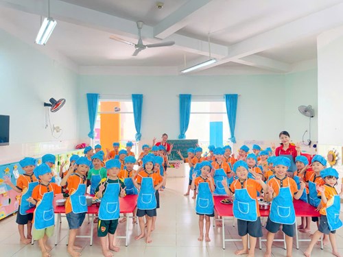 Chuyên đề  Bé tập làm nội trợ 