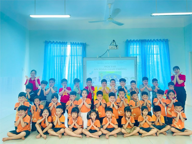 Hội thi  Bé với an toàn giao thông 