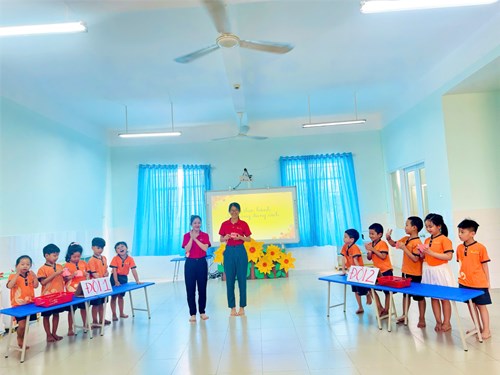 Hội thi Nụ cười xinh