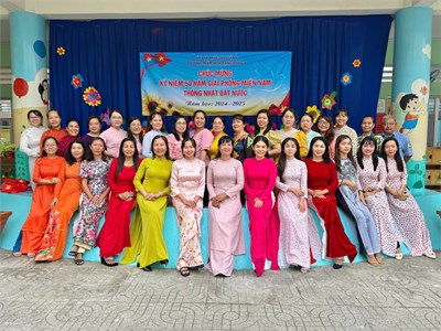 <a href="/hinh-anh-hoat-dong-le-hoi/hoat-dong-trien-lam-ky-niem-50-nam-giai-phong-mien-nam-thong-nhat-dat-nuoc/ctfull/100270/748006">Hoạt động triển lãm kỷ niệm 50 năm giải phóng<span class=bacham>...</span></a>