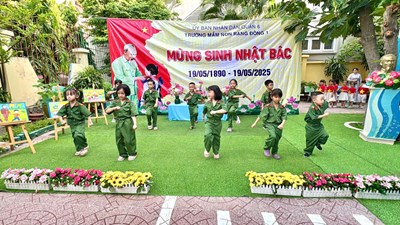 <a href="/hinh-anh-hoat-dong-le-hoi/hoat-dong-ky-niem-135-nam-ngay-sinh-cua-chu-tich-ho-chi-minh-1951890-1952025/ctfull/100270/759982">Hoạt động kỷ niệm 135 năm Ngày sinh của Chủ<span class=bacham>...</span></a>
