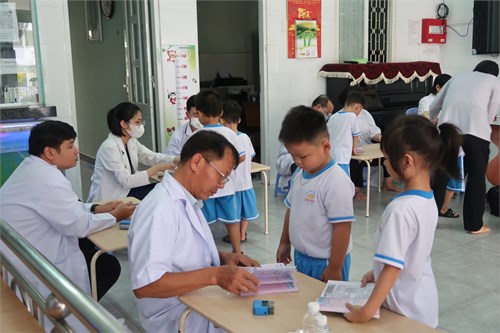 Khám sức khoẻ học sinh 2024-2025