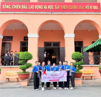 Chi đoàn MN Sen Hồng tham quan Bảo Tàng Hồ Chí Minh - Bến cảng Nhà Rồng nhân dịp Kỷ niệm 135 ngày sinh Chủ tịch Hồ Chí Minh.