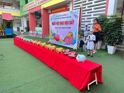Ngày hội khui heo đất học kỳ 1 năm học: 2024 - 2025
