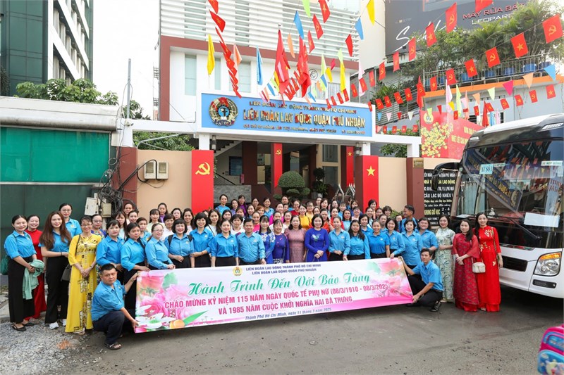 CĐCS trường Mầm non Sơn Ca 5 tham gia kỷ niệm 115 năm Ngày Quốc tế Phụ nữ 08/3 và 1985 cuộc khởi nghĩa Hai Bà Trưng, tuyên dương nữ đoàn viên công đoàn đạt danh hiệu “Giỏi việc nước, đảm việc nhà” tiêu biểu năm 2024.