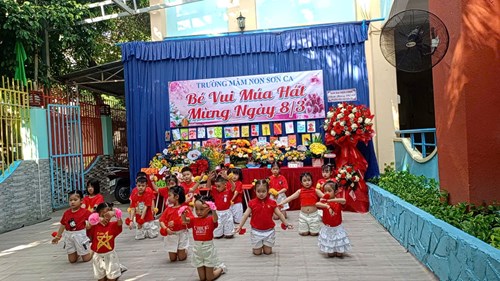 Trường Mầm non Sơn Ca tổ chức Lễ hội   Bé vui múa hát Mừng Ngày Quốc tế Phụ nữ 8/3 