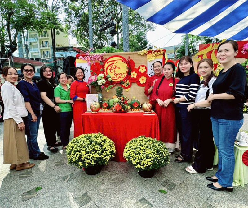 Trường mầm non sơn ca rộn ràng tham gia  hội thi trang trí mâm ngũ quả ngày tết do liên đoàn lao động quận 5 tổ chức