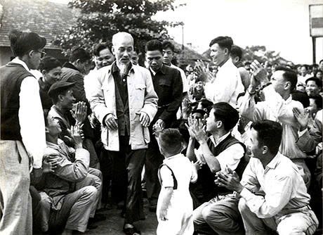 Kỷ niệm 75 năm ngày truyền thống học sinh, sinh viên và hội sinh viên việt nam (09/1/1950 - 09/01/2025): nhớ tình cảm của bác hồ dành cho học sinh, sinh viên
