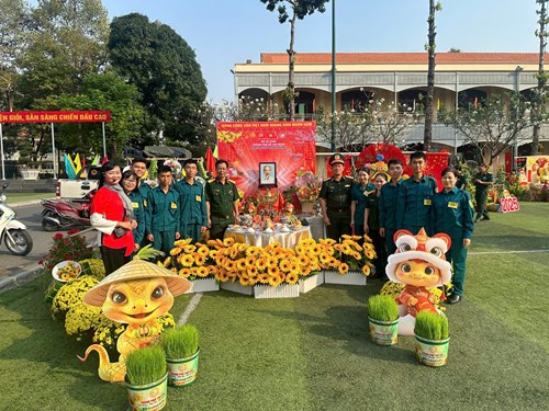 Trường mn sơn ca 2 đồng hành cùng ban chỉ huy quân sự thành phố thủ đức
tham gia hội thi  gói, nấu bánh chưng, bánh tét  mừng xuân ất tỵ 2025