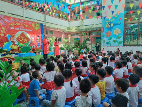 Trường Mầm non Tam Bình phối hợp với Trung tâm Tân Văn tổ chức hoạt động  Bé vui xuân  tại trường vào ngày 20/01/2025 cho các bé khối Mầm, Chồi, Lá