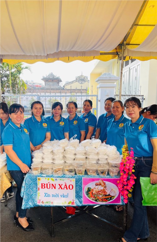 Sáng ngày 12/01/2025, Công đoàn cơ sở Mầm non Tân Hiệp tham gia chương trình “ Giờ thứ 9” - “ Ngày hội công nhân” mừng Xuân Ất Tỵ 2025 do LĐLĐ huyện tổ chức.