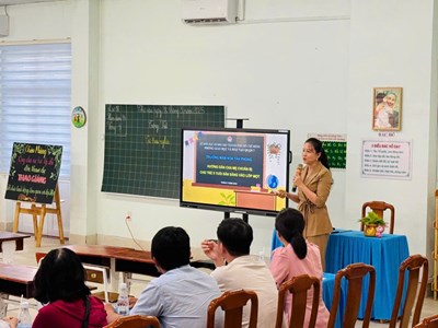 Trẻ trải nghiệm môi trường lớp một thông qua lớp học giả định