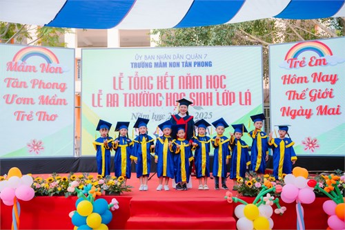 Lễ ra trường học sinh lớp lá - năm học 2024 - 2025