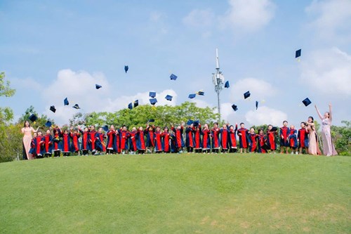 ✨ 🎓KỶ YẾU MẦM NON  –  Nơi lưu giữ hành trình ngọt ngào của con 📸✨