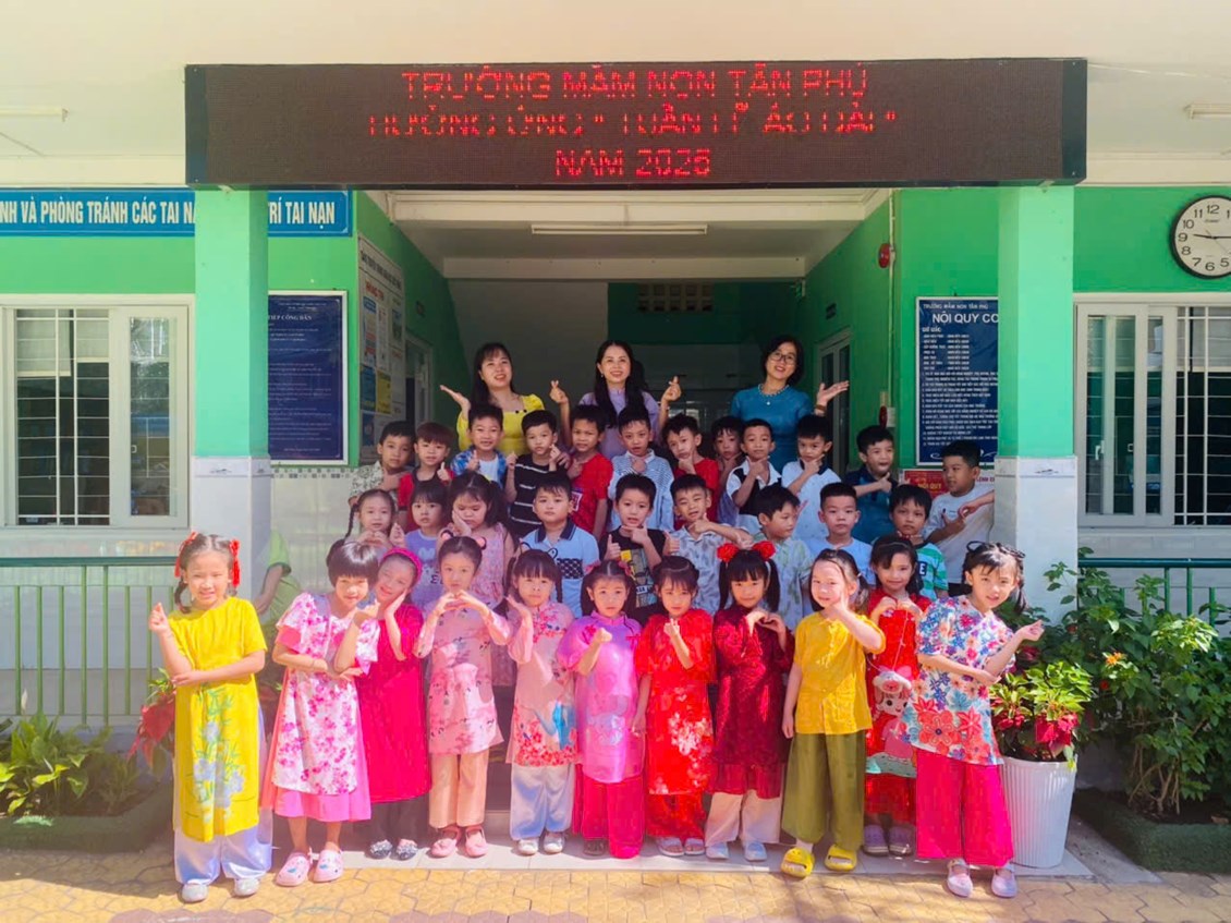 Chào mừng ngày 8/3 – những món quà đáng yêu từ các bé