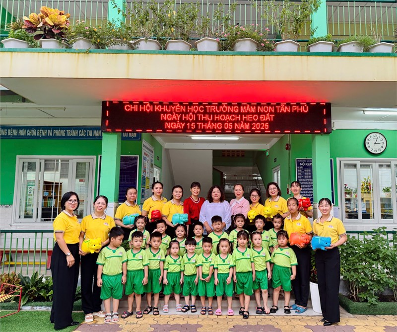 Chi hội khuyến học trường mầm non tân phú, ngày hội thu hoạch heo đất.