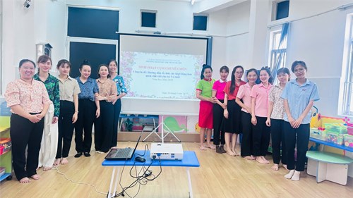 Sinh hoạt cụm chuyên môn