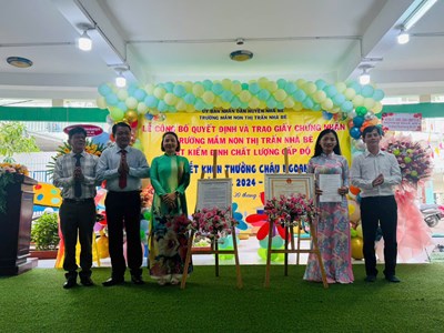 Lễ công bố quyết định và trao giấy chứng nhận Kiểm định chất lượng giáo dục cấp độ 1 và tổng kết khen thưởng năm học 2024-2025