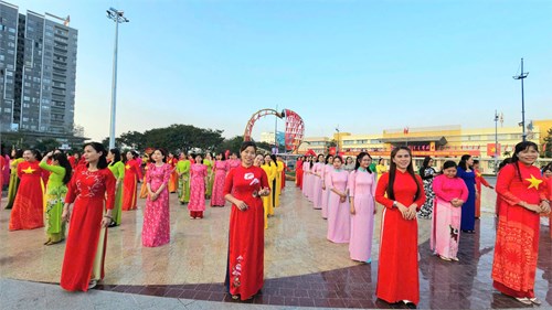 CĐCS Trường Mầm non Thuỷ Tiên 1 hưởng ứng tham Chương trình Đồng diễn dân vũ với Áo dài