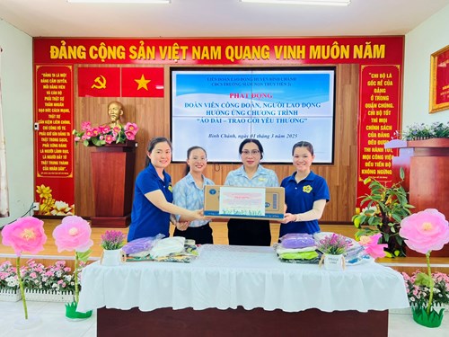 Tập thể Cán bộ, giáo viên, nhân viên Trường Mầm non Thủy Tiên 2 hưởng ứng hoạt động  Áo dài - Trao gửi yêu thương , góp một phần nhỏ để giúp cho nữ đoàn viên công đoàn, người lao động có hoàn cảnh khó khăn, với tinh thần  nhường cơm sẻ áo , chia sẻ yêu thương.