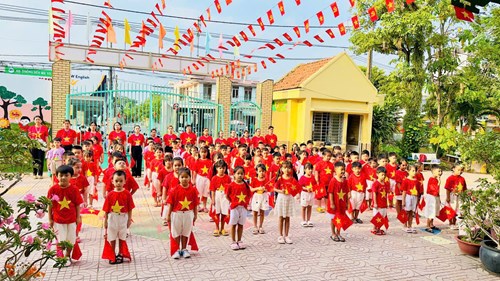 Trường mầm non Trường Thạnh hướng tới kỷ niệm 50 năm ngày Giải phóng miền Nam, thống nhất đất nước (30/04/1975 - 30/04/2025)