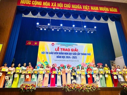 Sáng ngày 08.5.2025 Sở Giáo Dục và Đào tạo Thành phố Hồ Chí Minh đã trao giải hội thi giáo viên dạy giỏi cấp Thành phố Hồ Chí Minh năm 2024-2025 cũng xin chúc mừng cô Võ Thị Hồng Diễm đã đạt giải III.