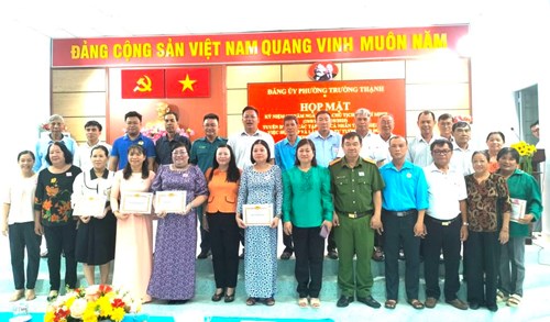 Họp mặt kỷ niệm 135 năm ngày sinh Chủ Tịch Hồ Chí Minh ( 19/5/1890 - 19/5/2025 ) và Tuyên dương các tập thể, cá nhân điển hình thực hiện tốt việc học tập và làm theo tư tưởng, đạo đức, phong cách Hồ Chí Minh : Giai đoạn 19/5/2024 - 19/5/2025