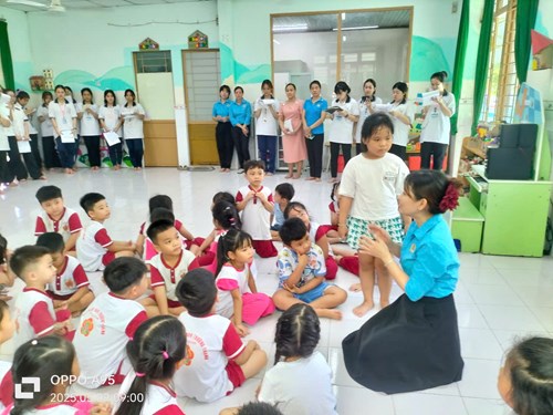 Hoạt động cho giáo sinh dự giờ học tập