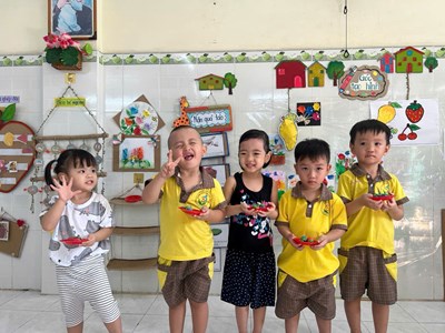 Nặn quả măng cụt