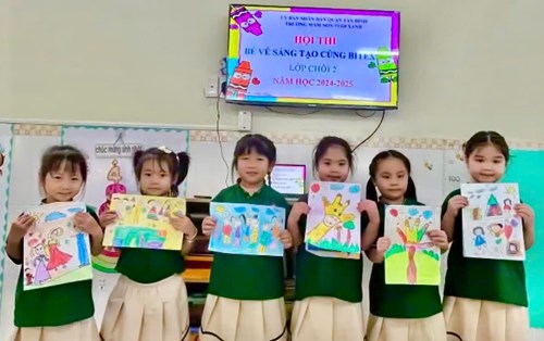 Các bé lớp Chồi 2 tham gia Hội thi Bé vẽ sáng tạo cùng Bitex