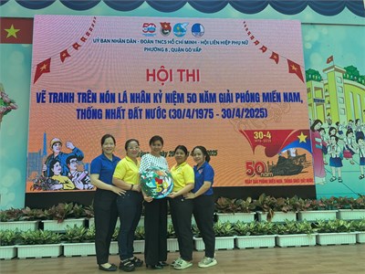Sáng 20/4/2025, cô Thùy Phương và cô Nguyễn Hòa tham gia hội thi  Vẽ tranh trên nón lá nhân kỉ niệm 50 năm Giải phóng miền Nam, thống nhất đất nước 30/4/1975 - 30/4/2025 .