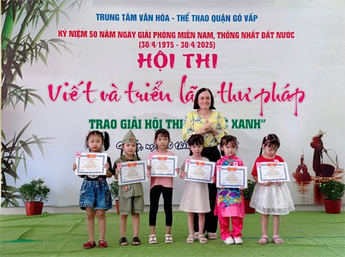 Chúc mừng bé Phạm Trúc Giang lớp Lá 4, đạt giải khuyến khích hội thi  Nét vẽ xanh  quận Gò Vấp năm học 2024-2025.