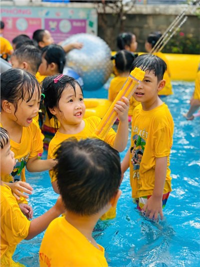 Chương trình ngày hội “ Đem công viên nước về trường em”
