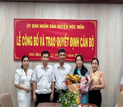 Cô Nguyễn Đặng Thị Bích Ngọc nhận Quyết định Phó Hiệu trưởng Trường Mầm non Xuân Thới Đông
