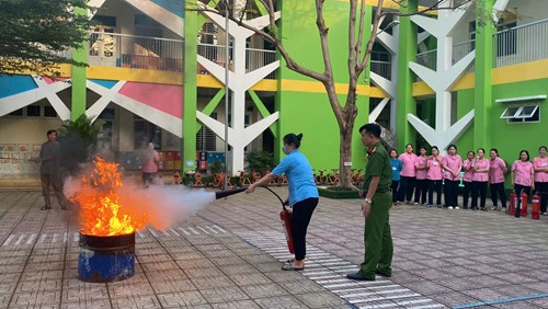 Tập huấn Phòng cháy chữa cháy năm học 2024 - 2025.