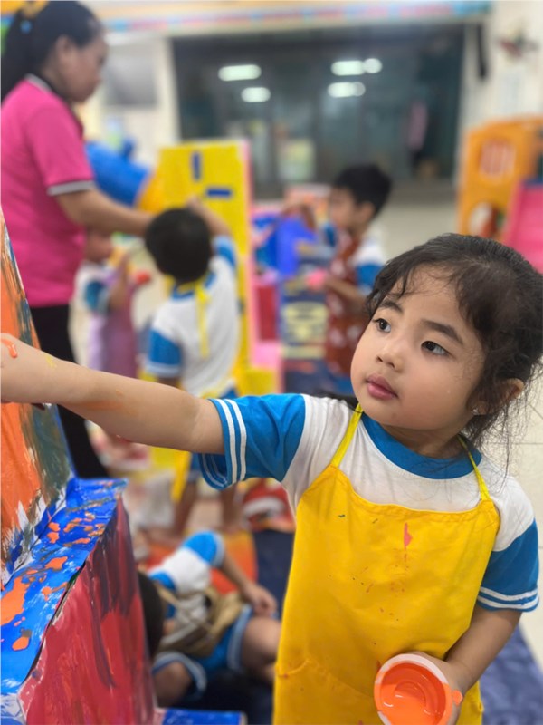 Bé Làm Họa Sĩ_Mầm 2