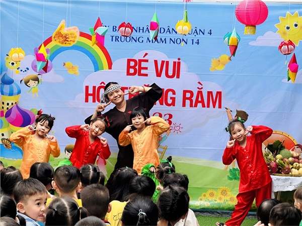 Bé vui Trung Thu