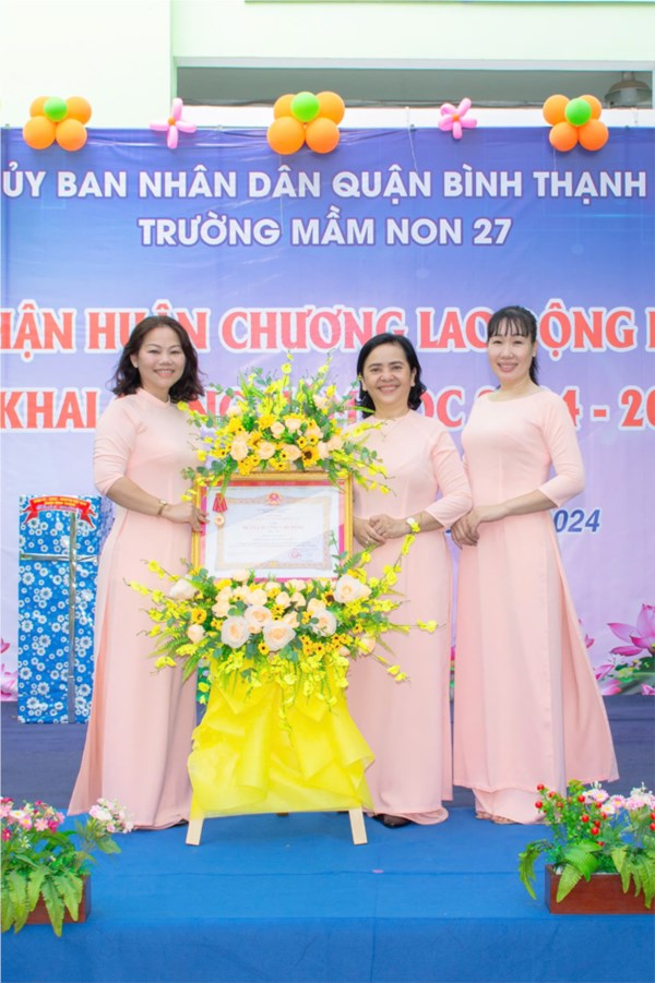 Trường Mầm Non 27 tổ chức Lễ đón nhận Huân Chương Lao Động Hạng Nhì và Khai giảng năm học mới 2024 - 2025